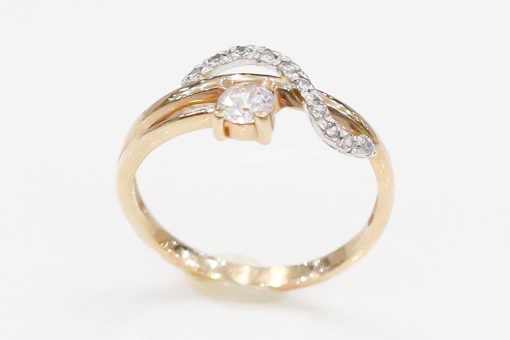 Золотое кольцо с фианитами в классическом стиле КК11055, 17 размер