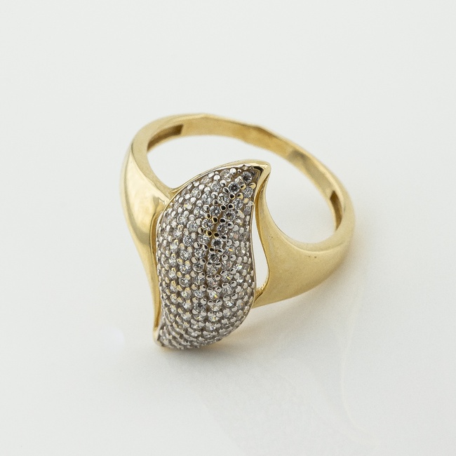 Золотое кольцо с фианитами k111812, 17,5 размер