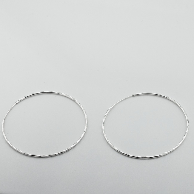 Срібні сережки-кільця (⌀6 см) з алмазним огранюванням c121905-60a2
