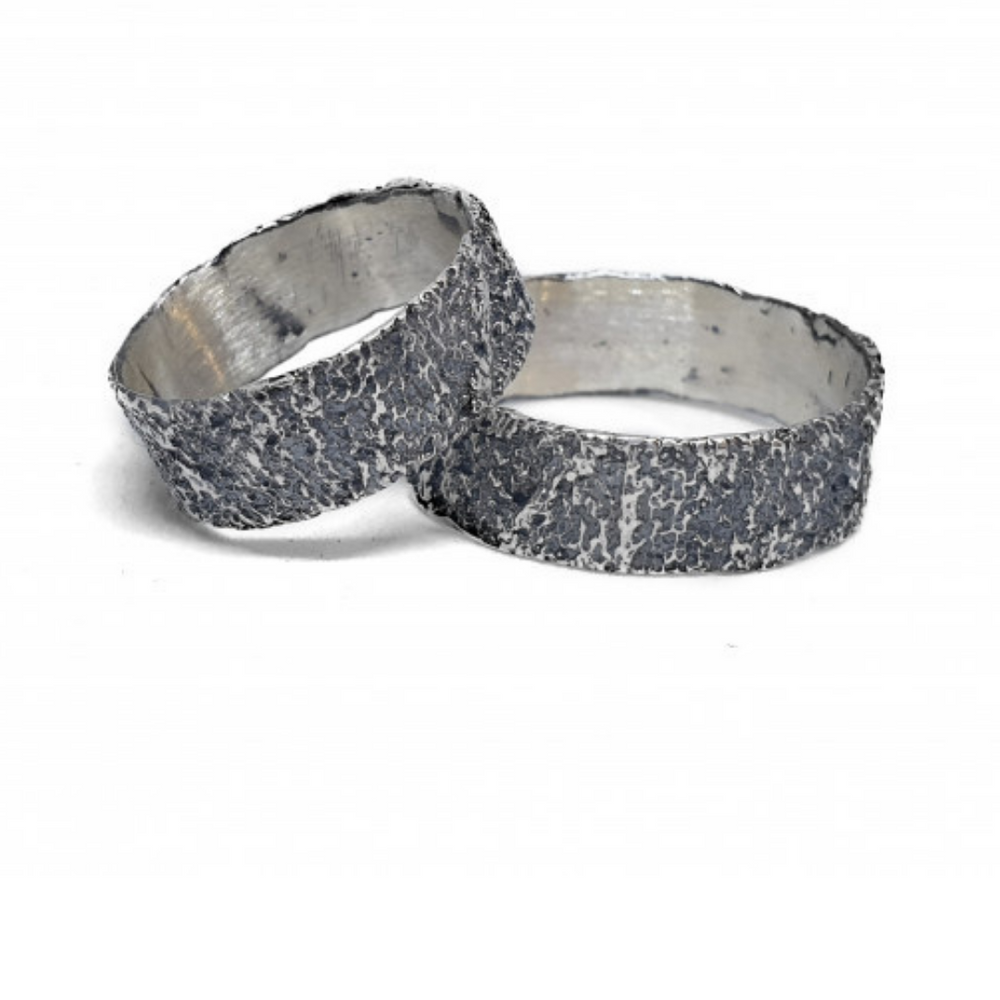 Серебряное обручальное кольцо Context с чернением фактурное 1151/EJ