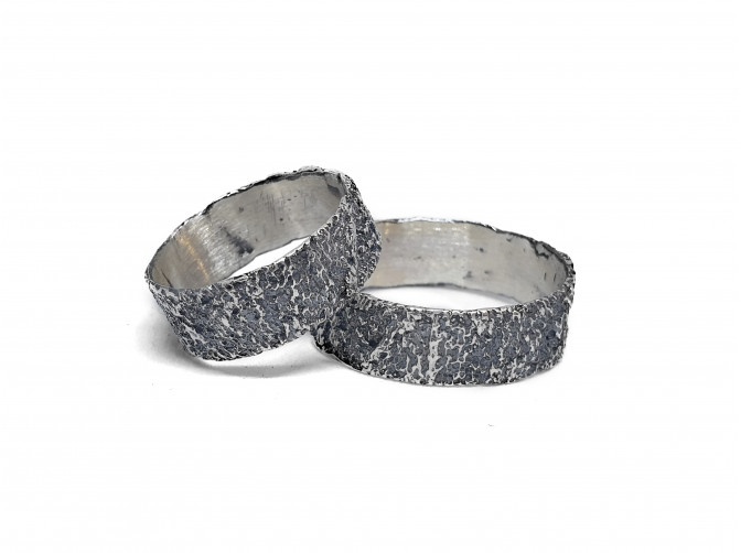 Серебряное обручальное кольцо Context с чернением фактурное 1151/EJ размер 17